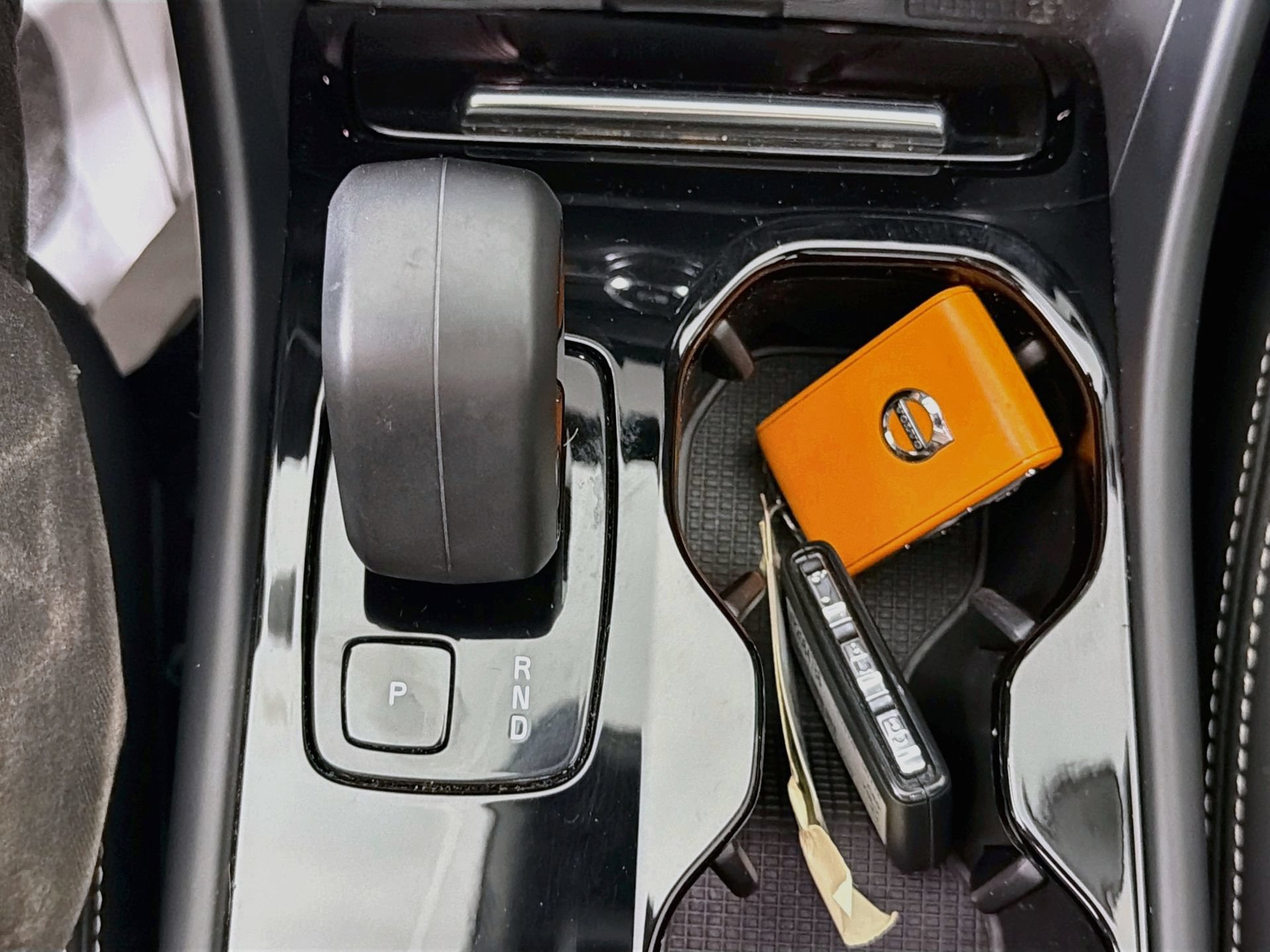 Certified 2023 Volvo C40 P8 Recharge Plus w/ Climate Package AWD/4WD image 17