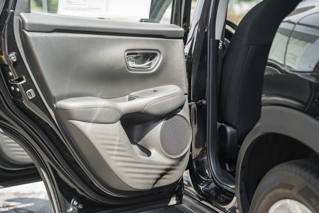 Certified 2025 Honda HR-V LX image 30
