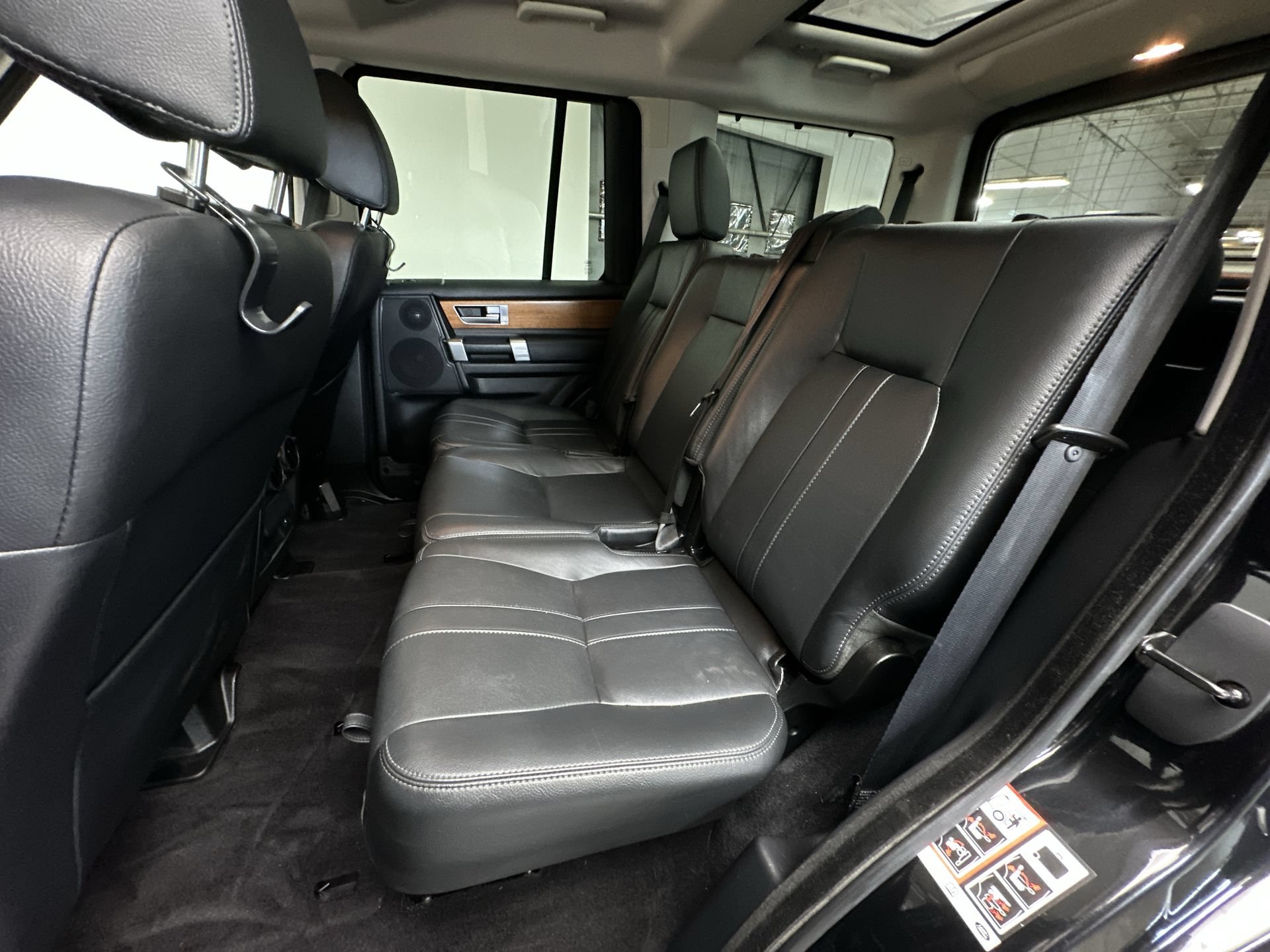 Used 2016 Land Rover LR4 AWD/4WD image 22