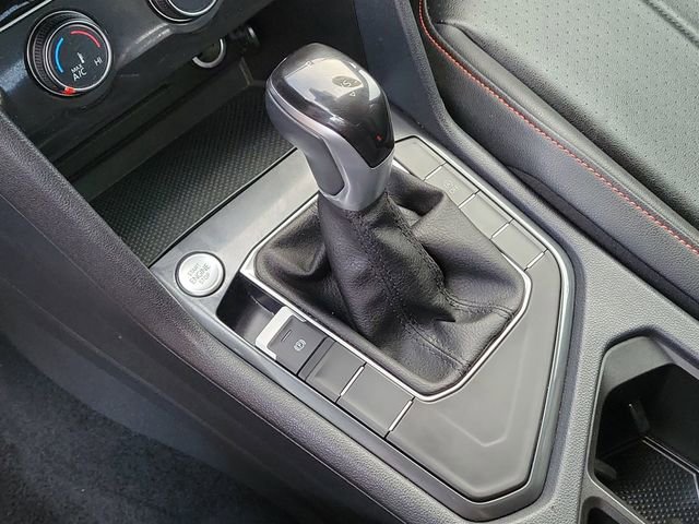 Used 2024 Volkswagen Tiguan Wolfsburg Edition image 33