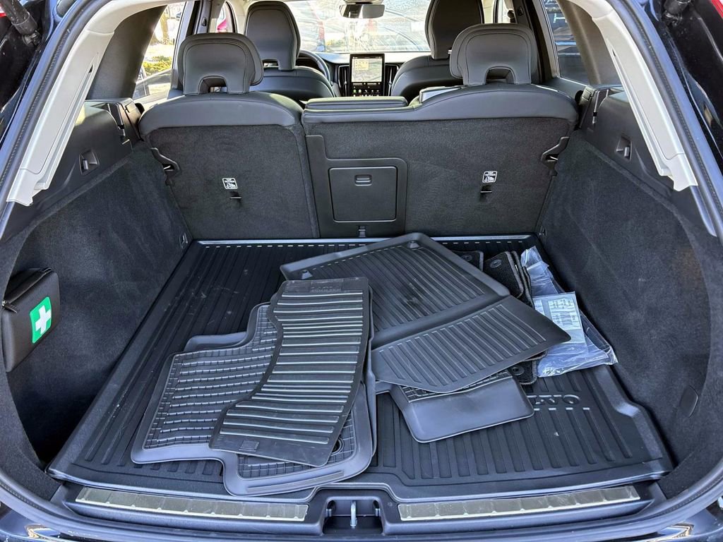 New 2026 Volvo XC60 B5 Plus w/ Protection Package Premier image 9