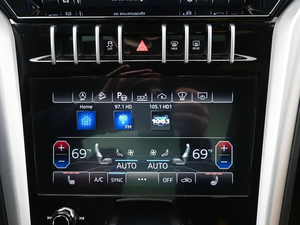 Used 2021 Lamborghini Urus AWD/4WD image 17