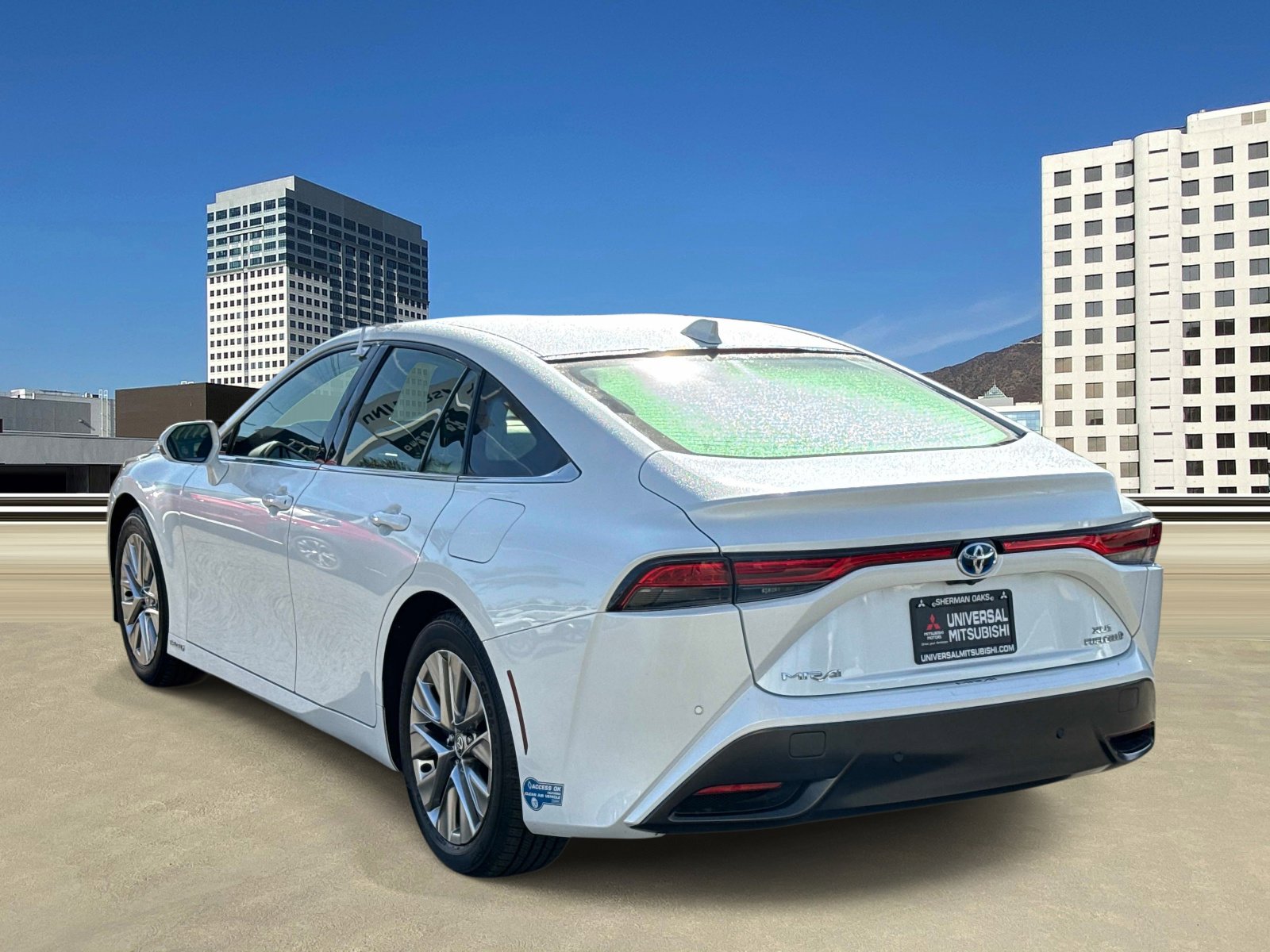 Used 2021 Toyota Mirai w/ Advanced Technology Package image 3