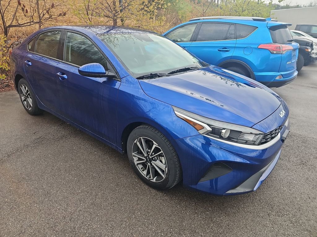 Used 2023 Kia Forte LXS FWD image 3