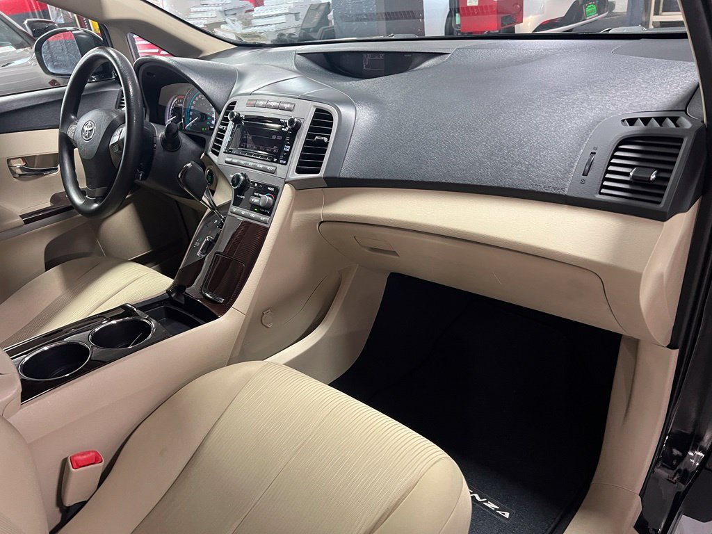 Used 2010 Toyota Venza AWD image 21