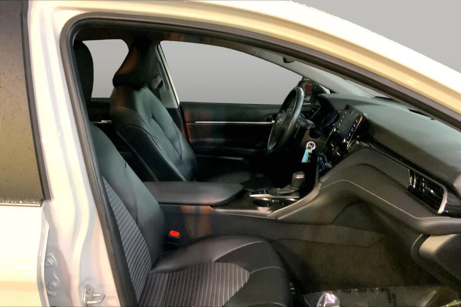 Used 2023 Toyota Camry SE AWD/4WD image 9