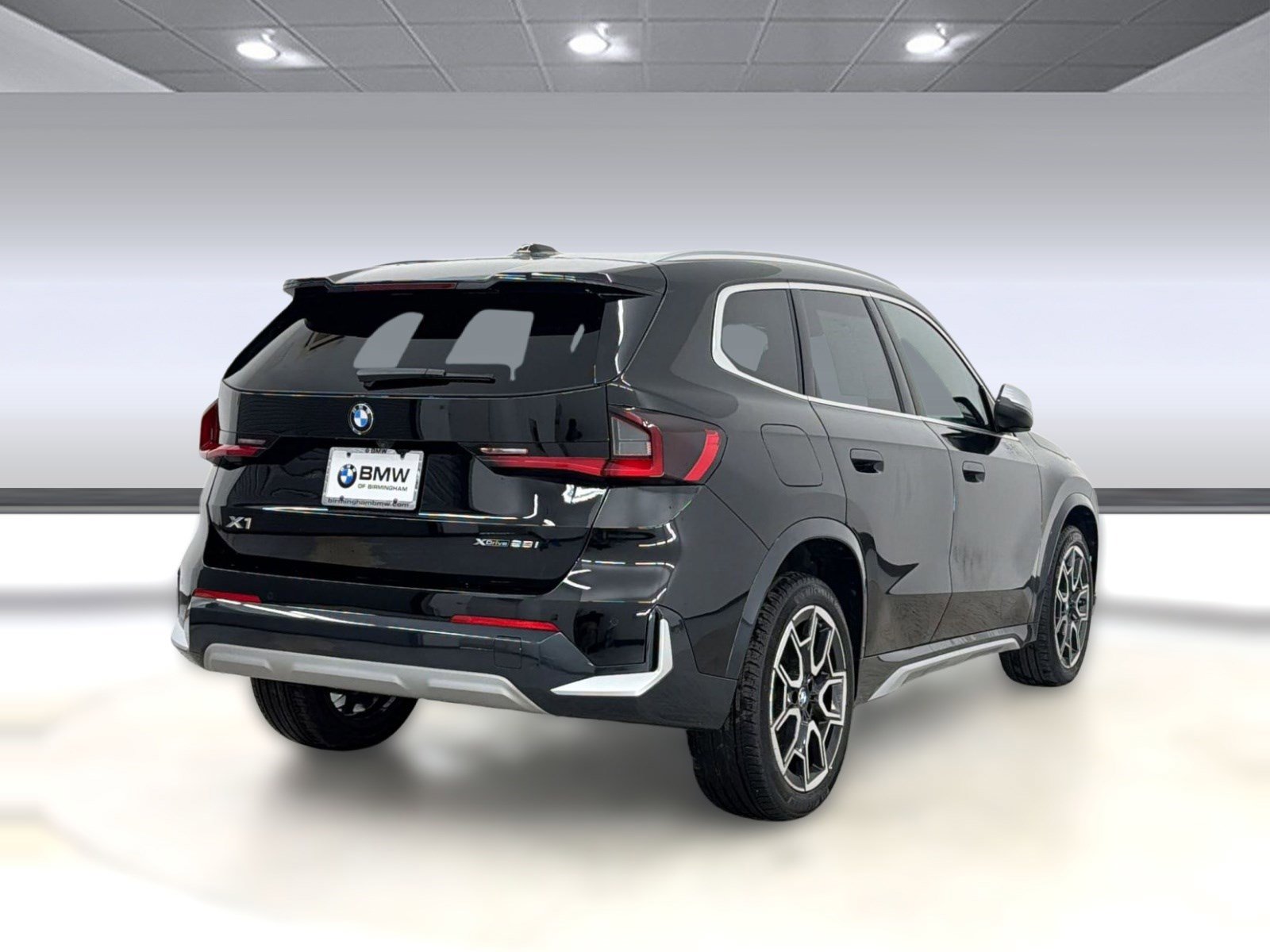 Used 2023 BMW X1 xDrive28i w/ Convenience Package image 9