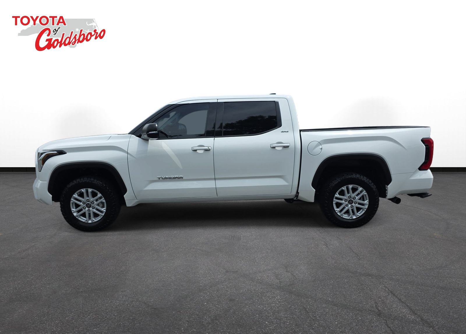 Used 2023 Toyota Tundra SR5 w/ SR5 Premium Package AWD/4WD image 8