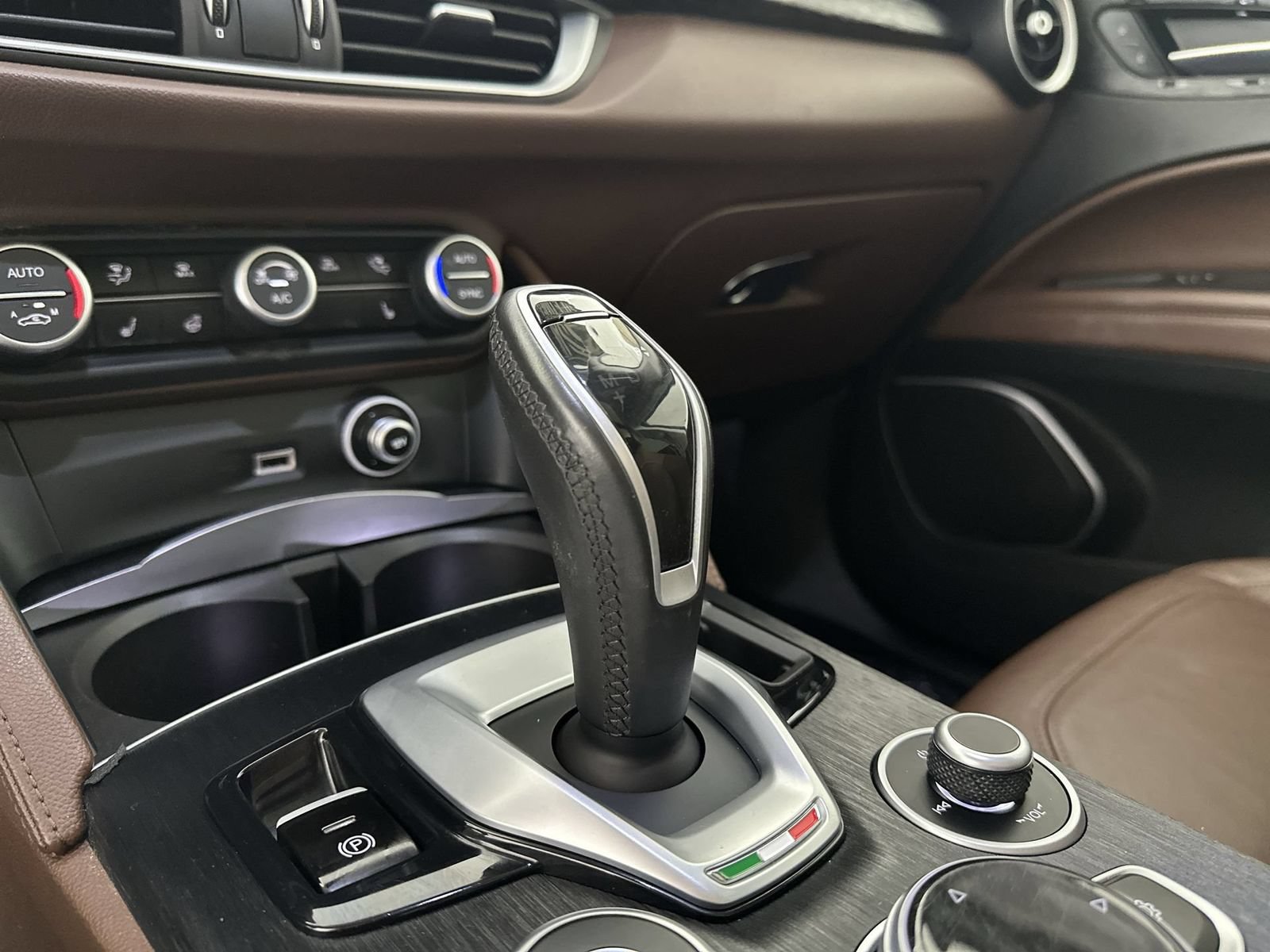 Used 2020 Alfa Romeo Stelvio AWD w/ Cold Weather Package image 20