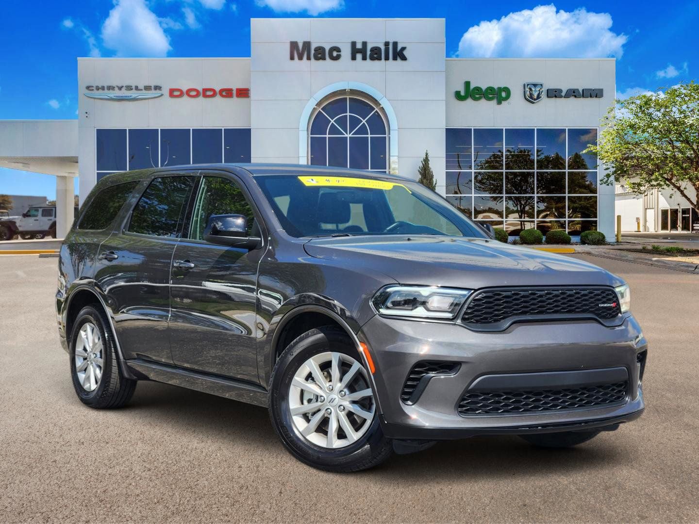 Used 2025 Dodge Durango GT RWD image 1