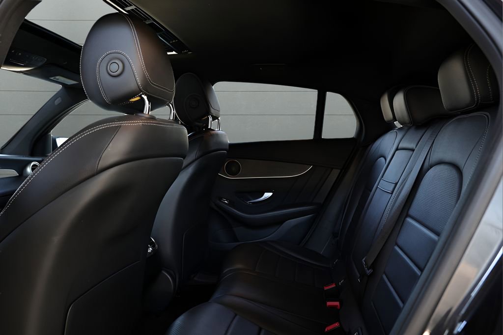 Used 2022 Mercedes-Benz GLC 300 4MATIC Coupe image 51