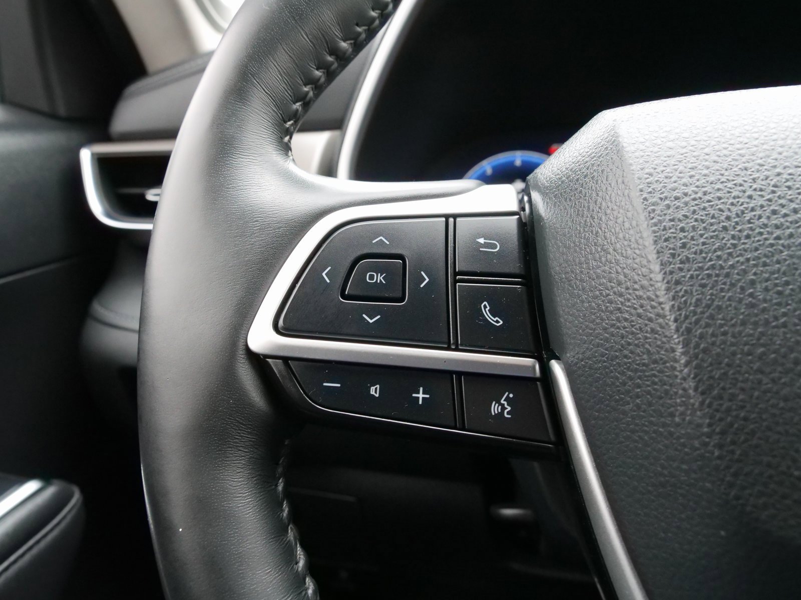 Used 2023 Toyota Highlander Limited image 25