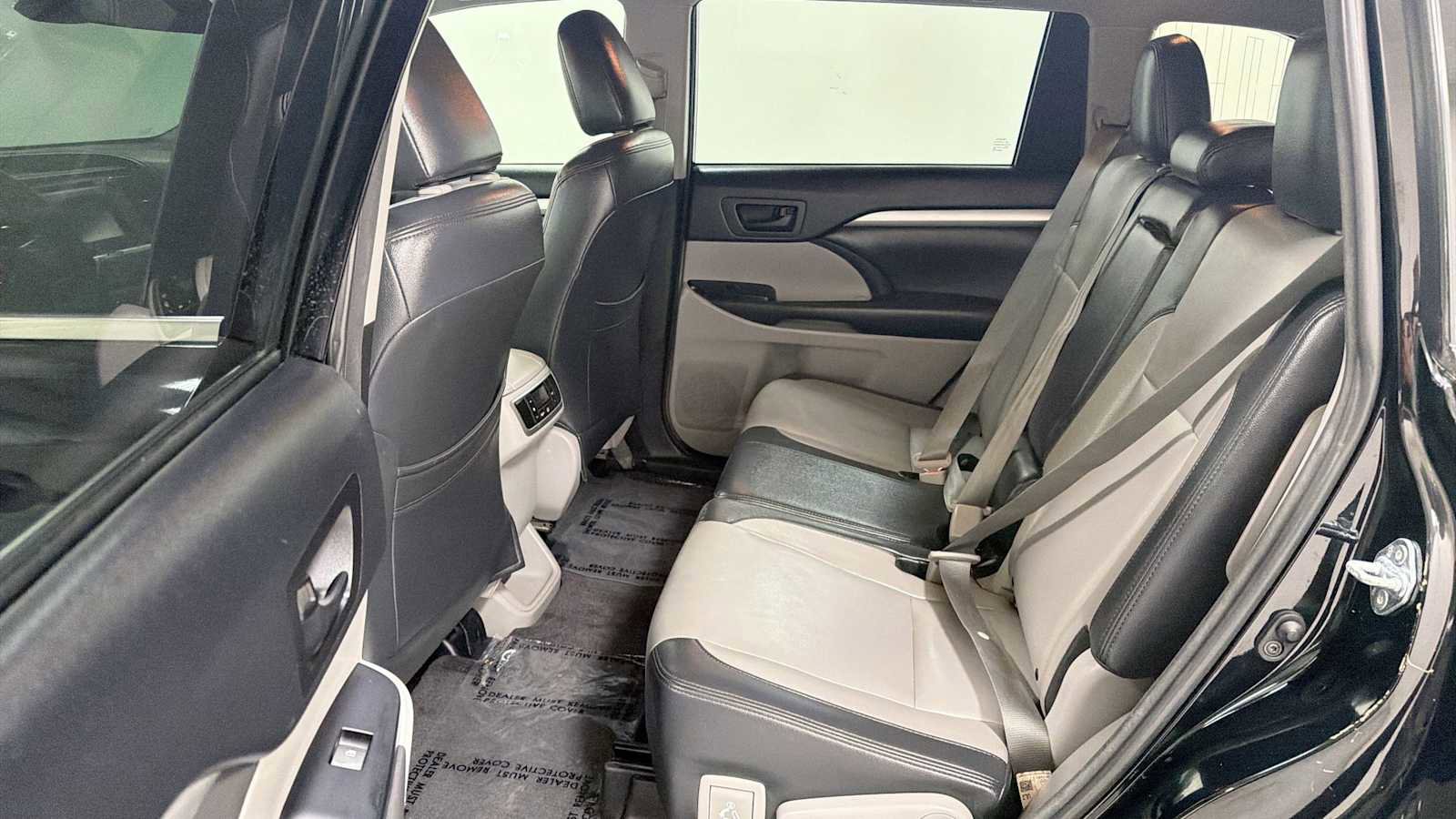 Certified 2018 Toyota Highlander LE FWD image 23