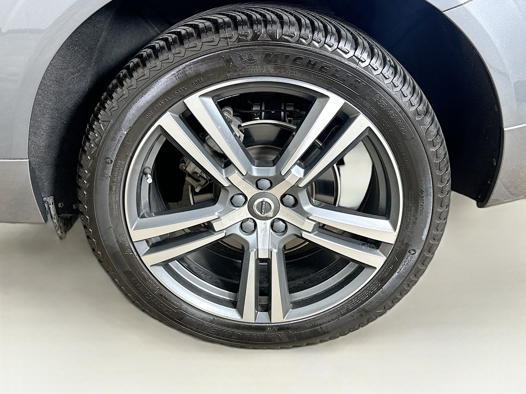 Used 2021 Volvo XC60 T5 Momentum w/ Protection Package Premier FWD image 11