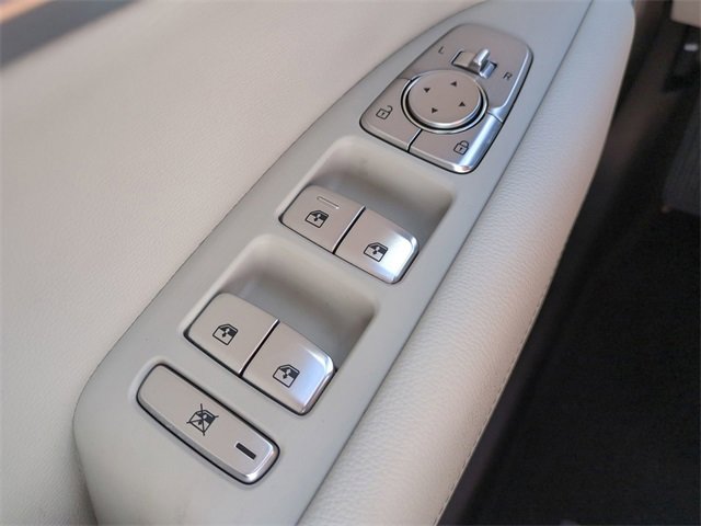 Certified 2025 Genesis G70 2.5T image 23