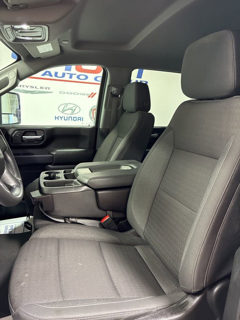 Used 2025 Chevrolet Silverado 2500 Custom w/ Custom Value Package image 10