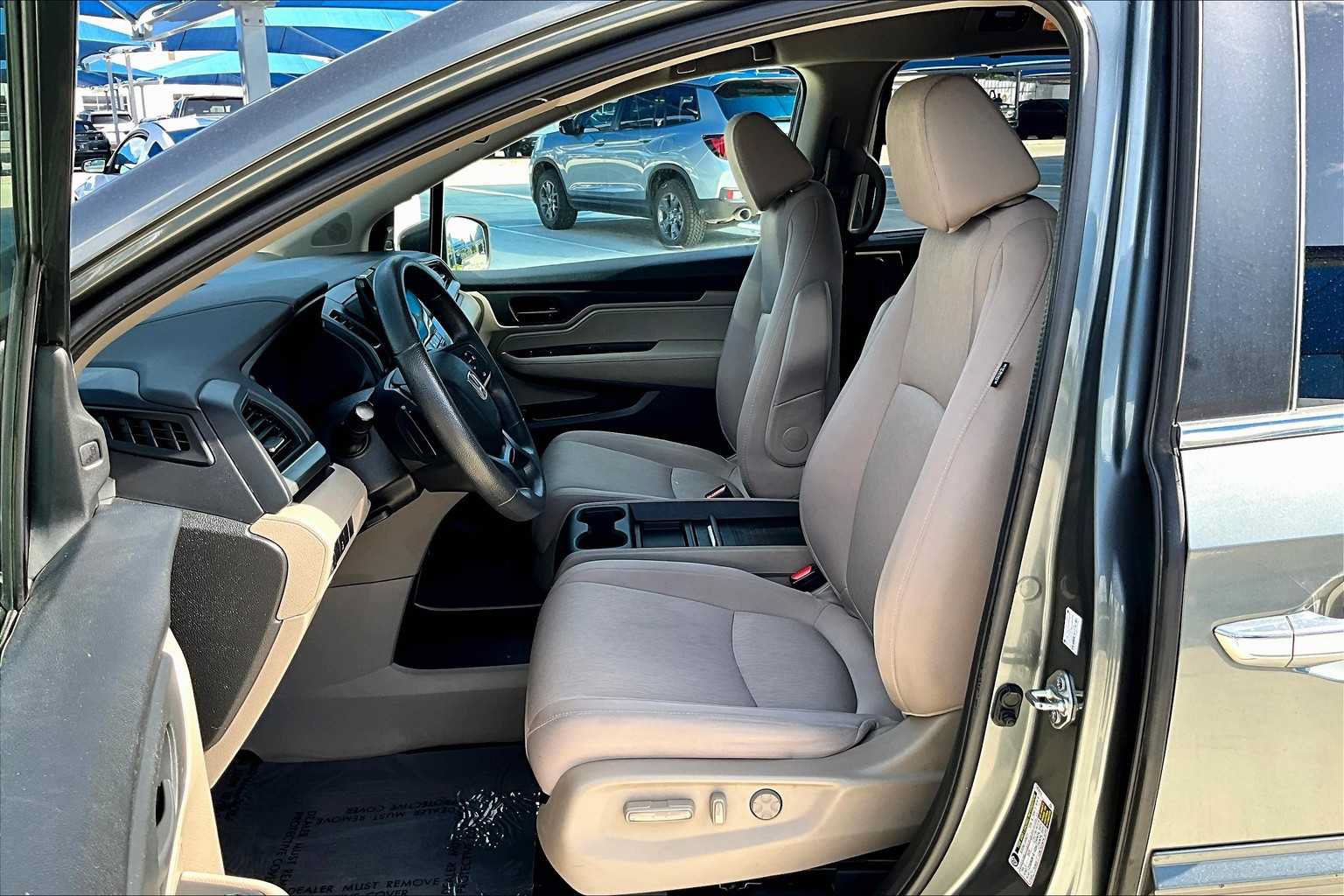 Used 2018 Honda Odyssey EX image 7