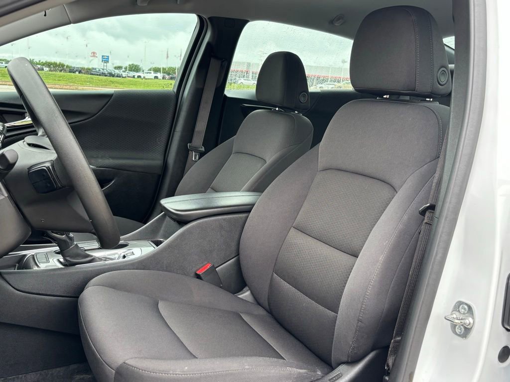 Used 2025 Chevrolet Malibu LT FWD image 11