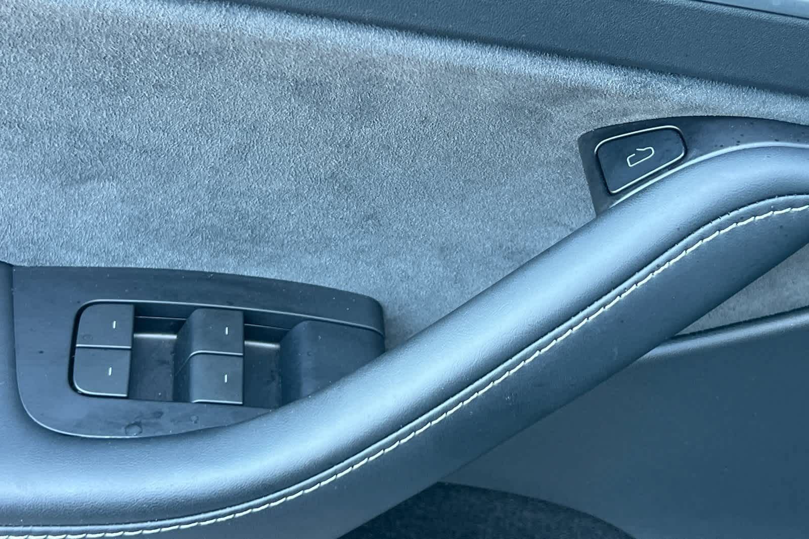 Used 2024 Tesla Model Y Performance image 13