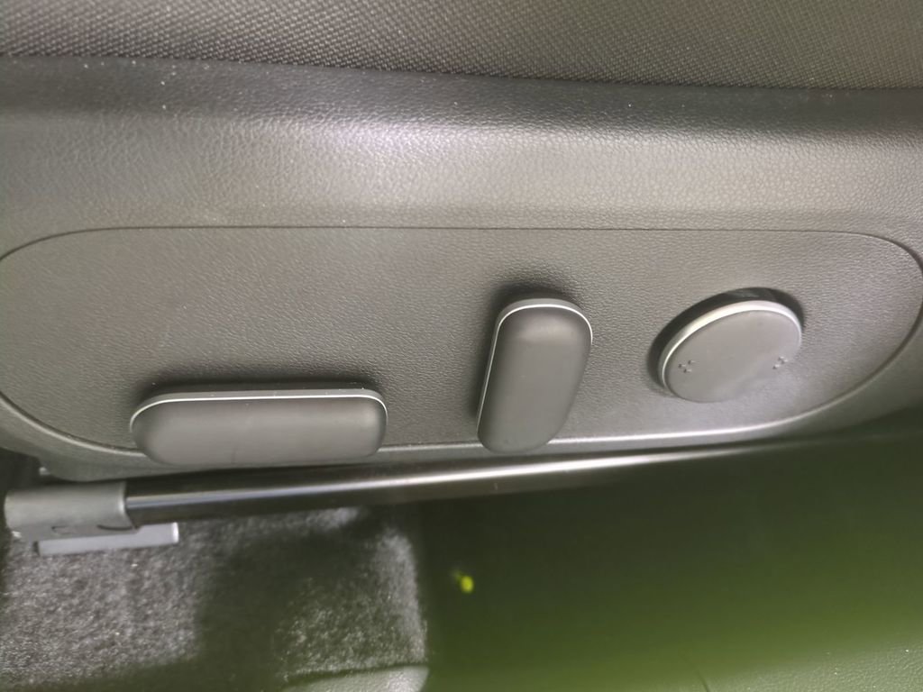 Certified 2025 Hyundai Kona SEL image 22