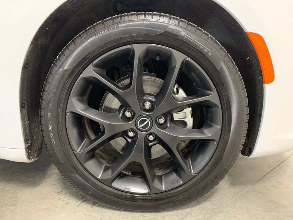 Used 2026 Chrysler Pacifica Limited w/ S Appearance Package FWD image 15