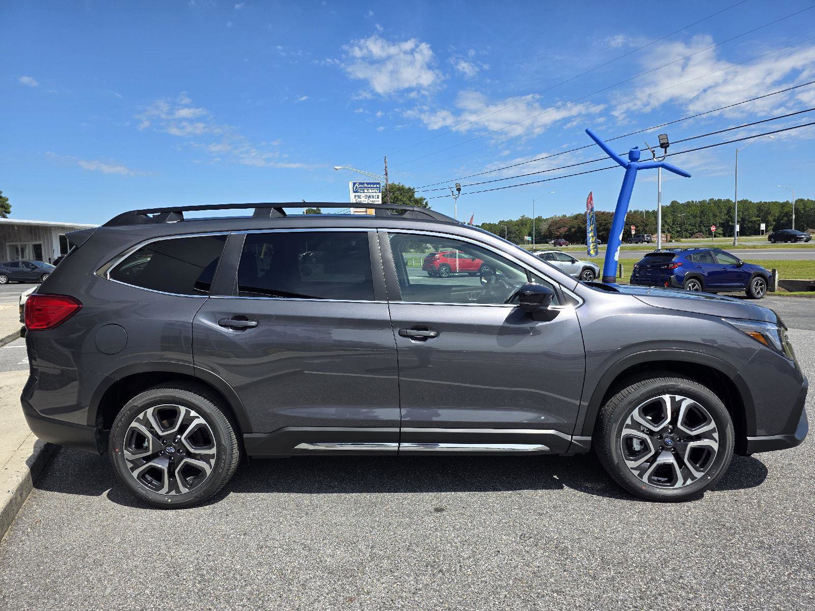 New 2025 Subaru Ascent Limited image 4