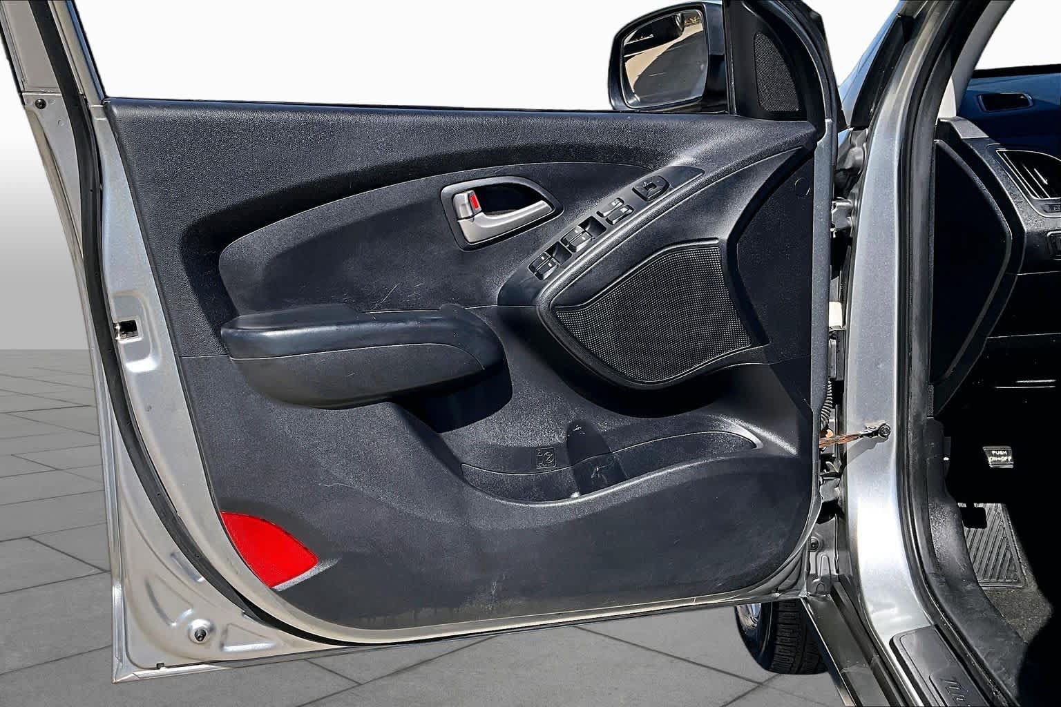 Used 2010 Hyundai Tucson GLS FWD image 21