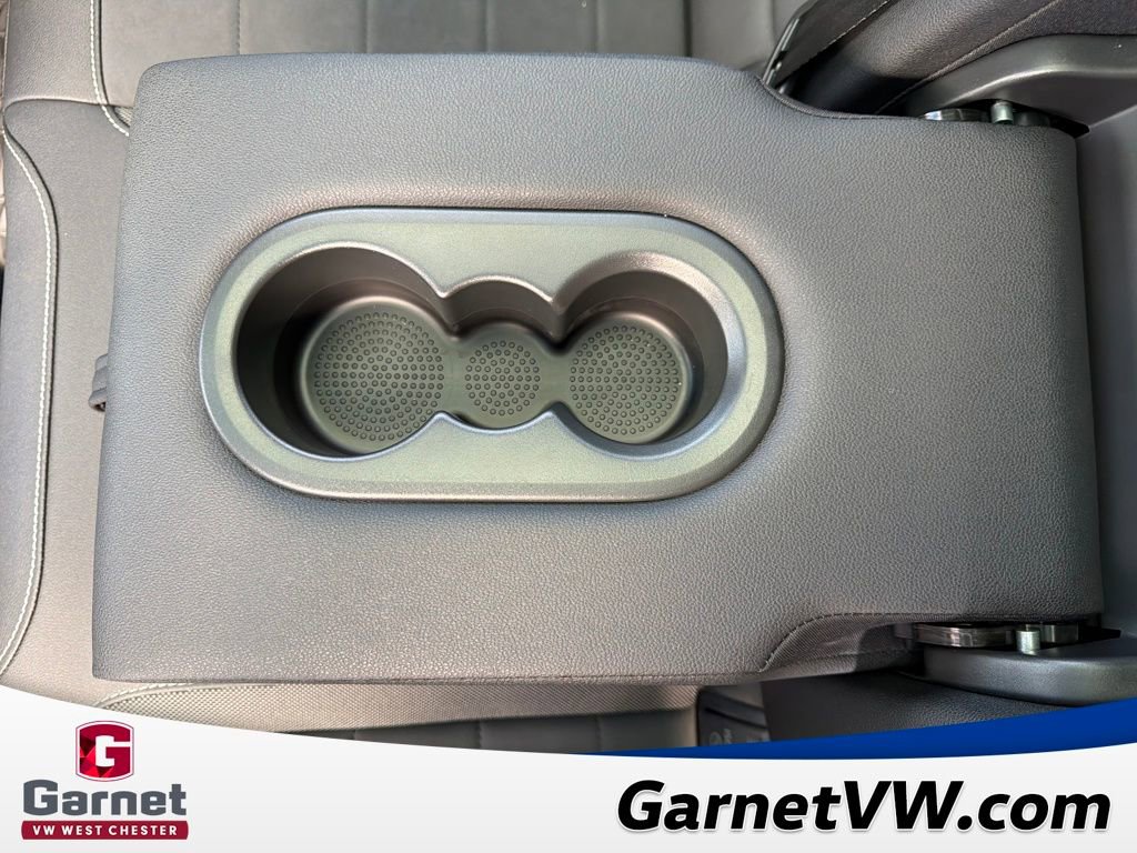 Certified 2024 Volkswagen Taos SE image 39