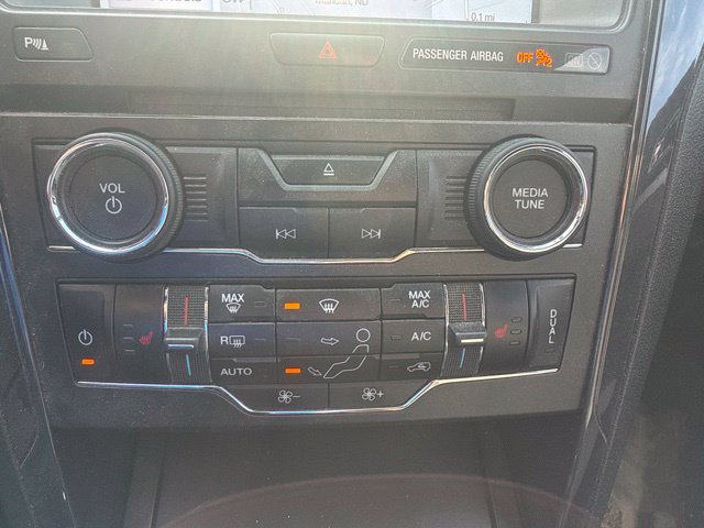 Used 2017 Ford Explorer XLT w/ Equipment Group 202A AWD/4WD image 17