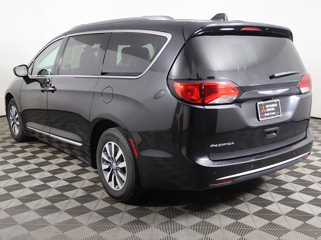 Used 2020 Chrysler Pacifica Touring-L Plus image 12