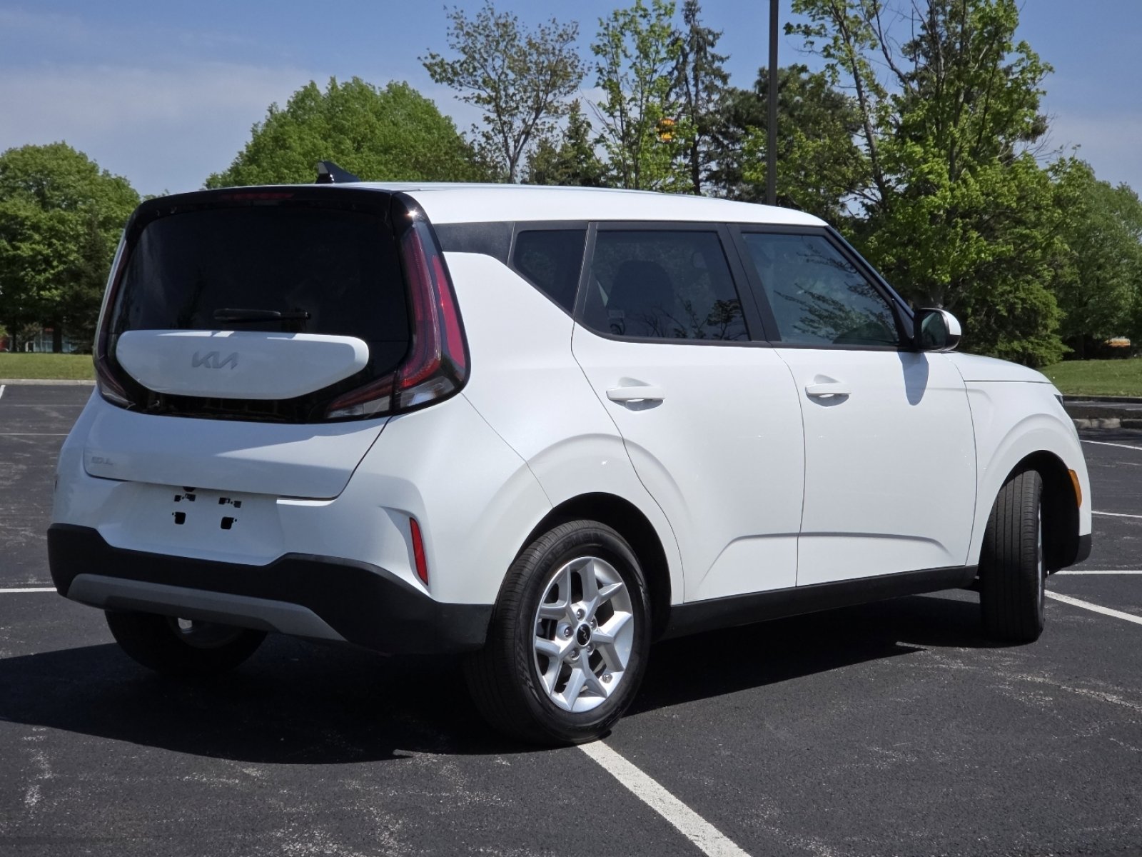Used 2025 Kia Soul LX w/ LX Technology Package FWD image 18