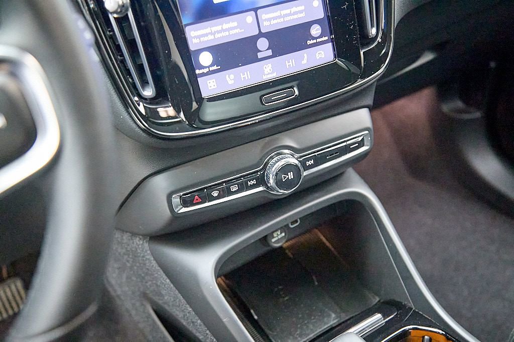 Certified 2023 Volvo XC40 Recharge Ultimate image 16