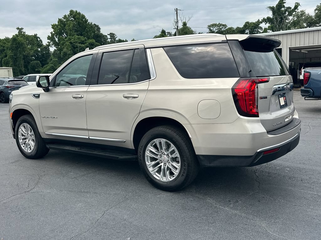 Used 2024 GMC Yukon SLT w/ SLT Luxury Package RWD image 8
