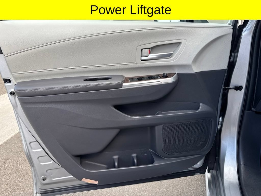 Used 2021 Toyota Sienna XLE w/ XLE Plus Package AWD/4WD image 16
