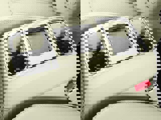 Used 2013 Chrysler Town & Country Touring image 15