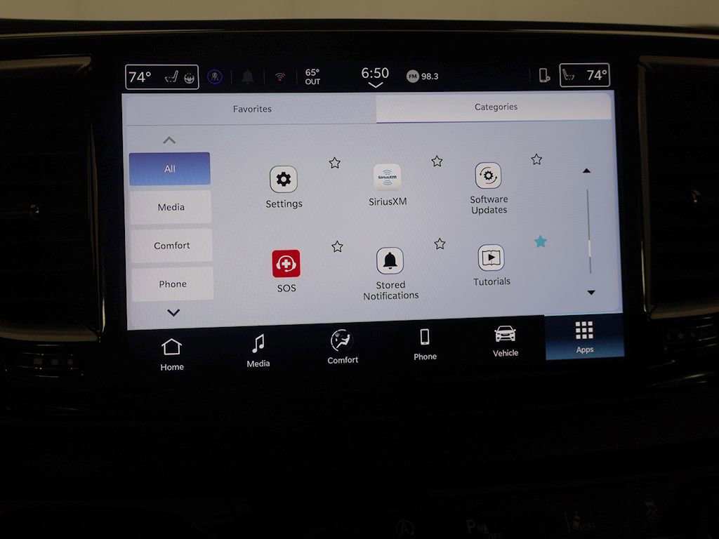 Used 2025 Chrysler Pacifica Select image 59