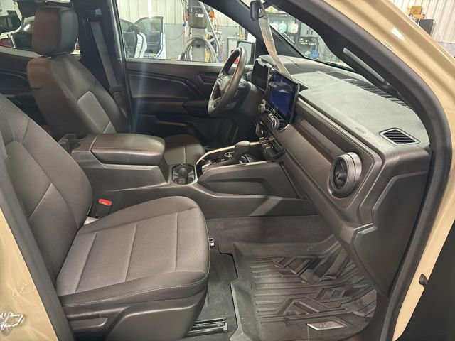 Used 2024 Chevrolet Colorado Trail Boss w/ Advanced Trailering Package image 36