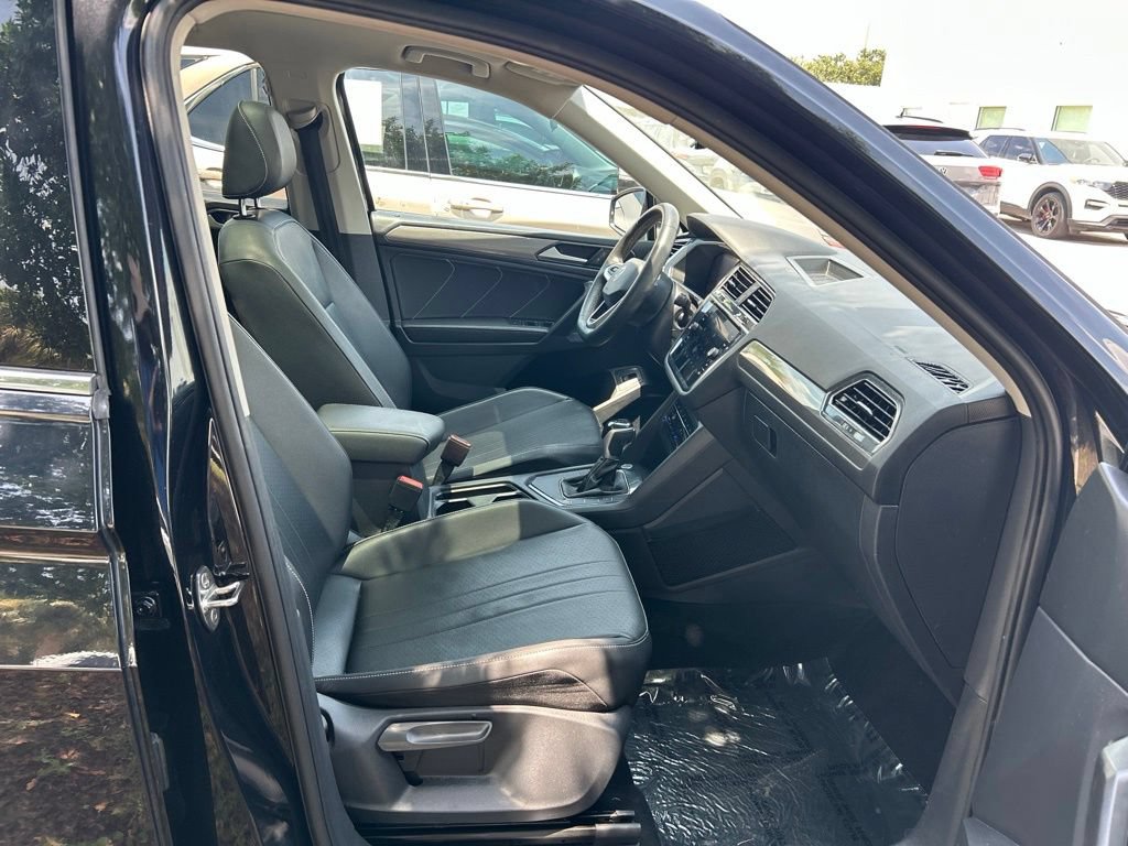Used 2022 Volkswagen Tiguan SE FWD image 41