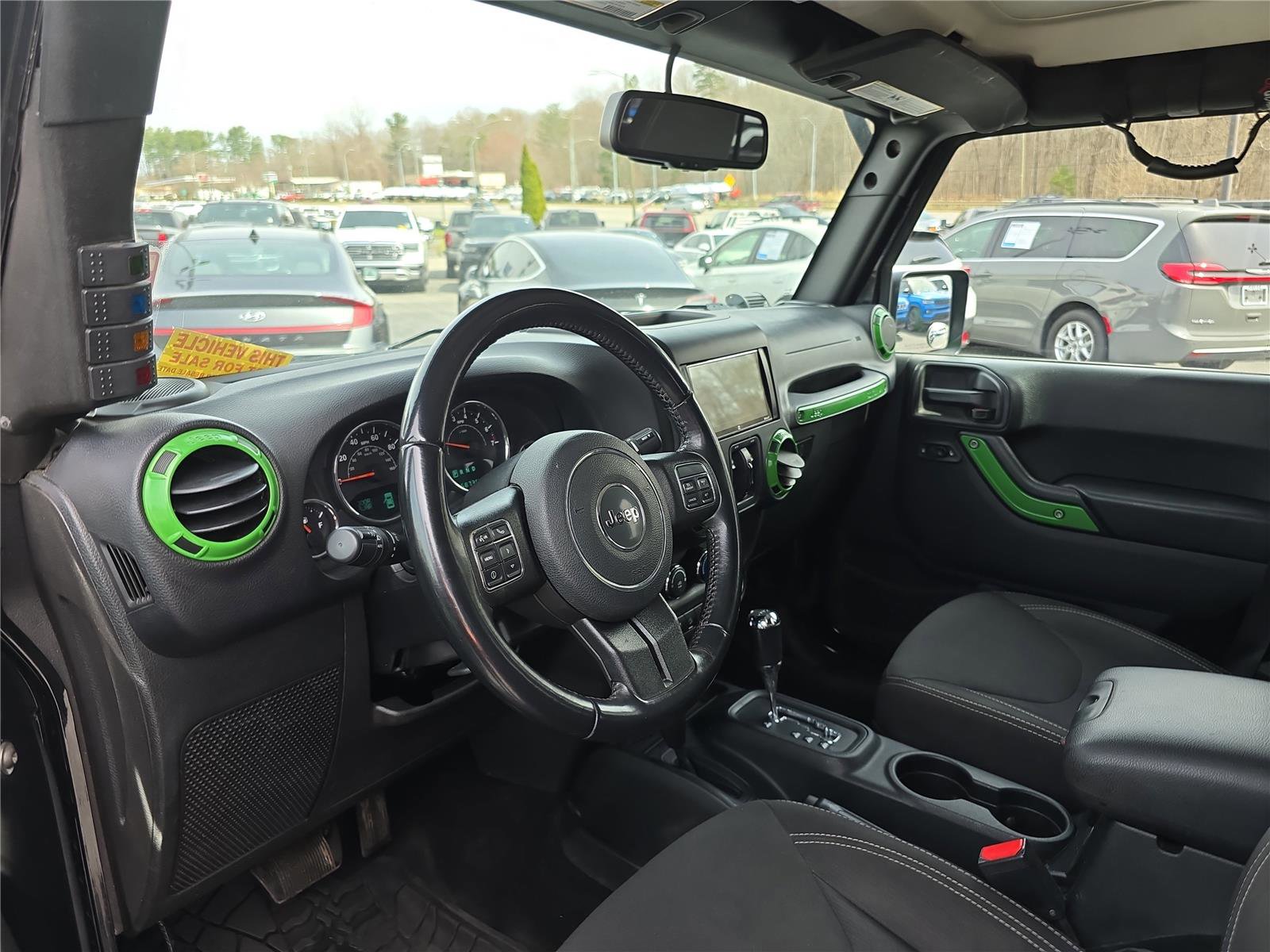 Used 2018 Jeep Wrangler Unlimited Sahara w/ Connectivity Group image 21