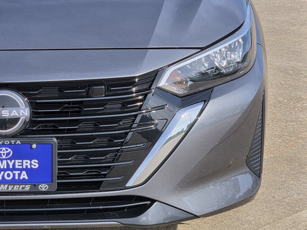 Used 2025 Nissan Sentra SV w/ All-Weather Package FWD image 4