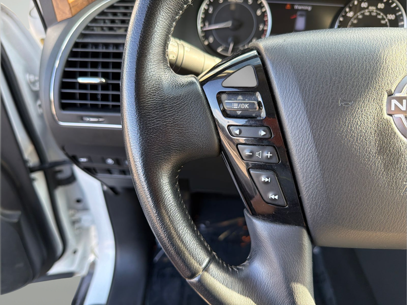Certified 2023 Nissan Armada SL w/ Captain's Chairs Package AWD/4WD image 13