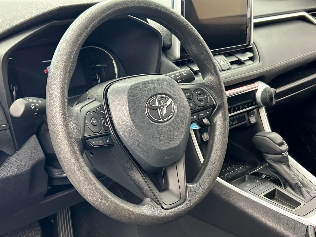 Used 2024 Toyota RAV4 LE FWD image 15