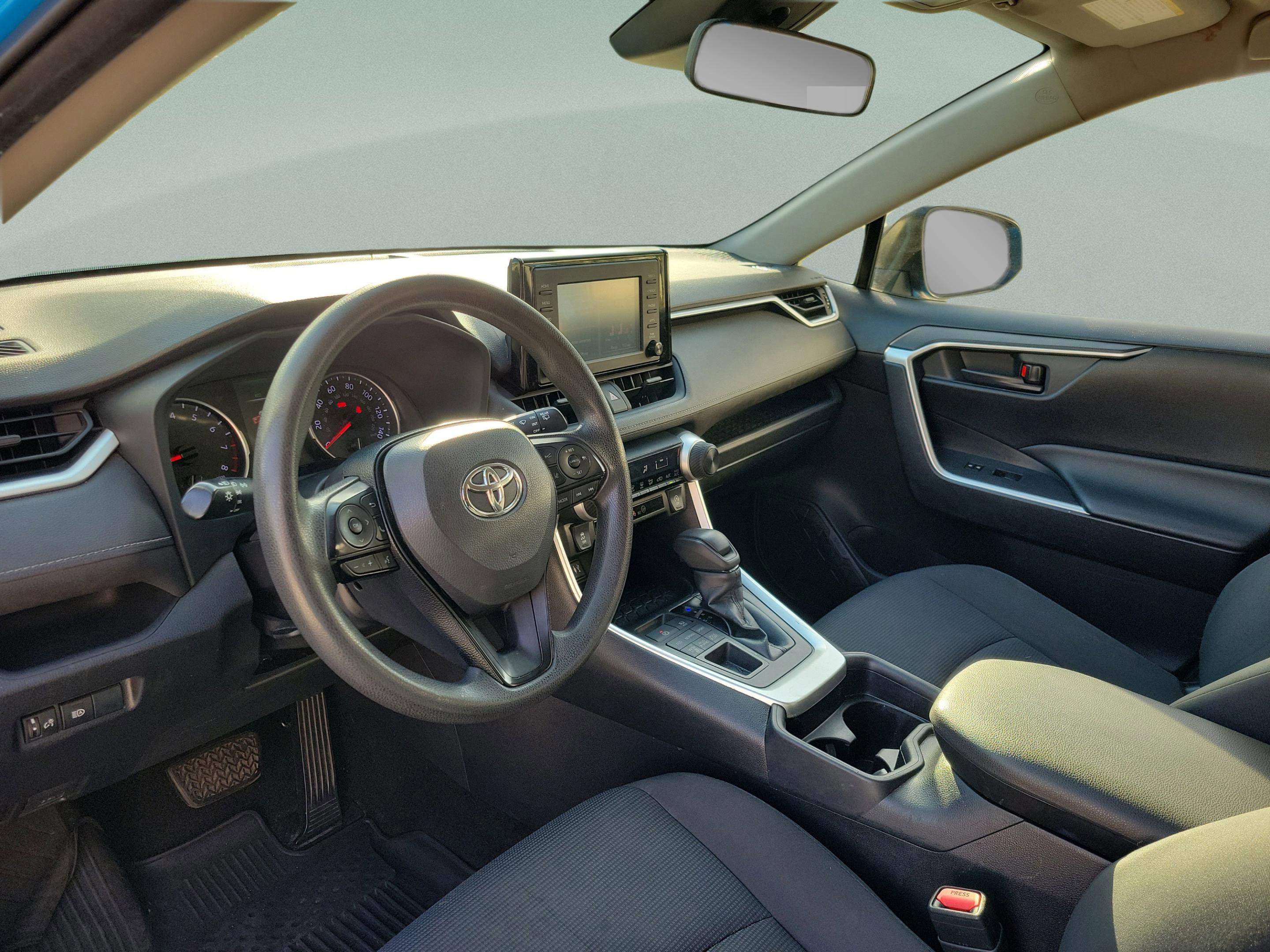 Used 2019 Toyota RAV4 LE w/ All Weather Liner Package AWD/4WD image 27