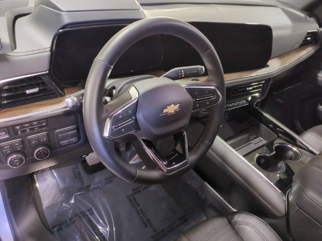 Used 2025 Chevrolet Tahoe High Country AWD/4WD image 11