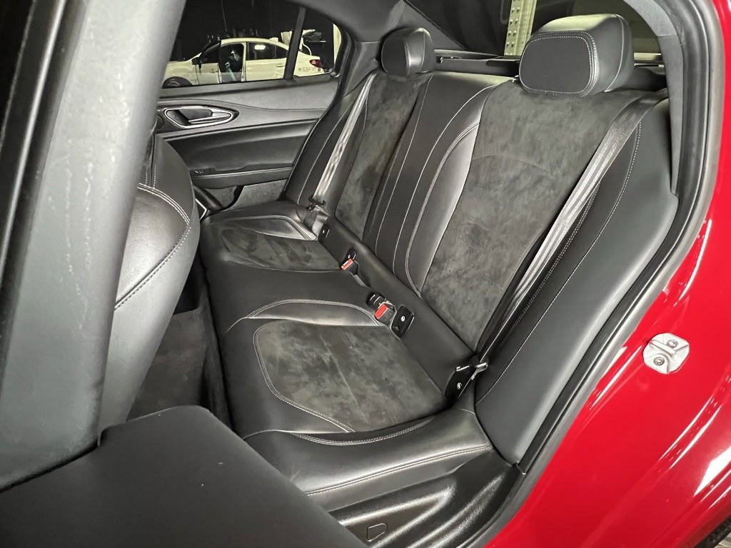 Used 2018 Alfa Romeo Giulia Quadrifoglio image 17