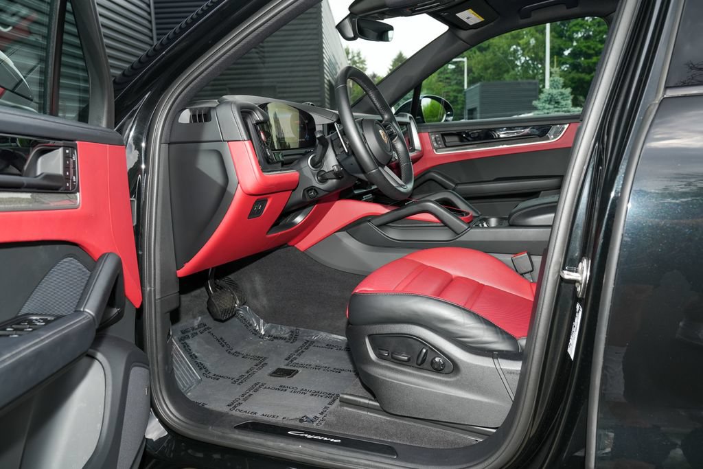 Certified 2025 Porsche Cayenne E-Hybrid AWD/4WD image 20