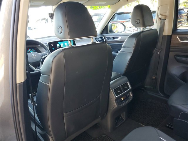 Used 2024 Volkswagen Atlas SEL Premium R-Line image 13