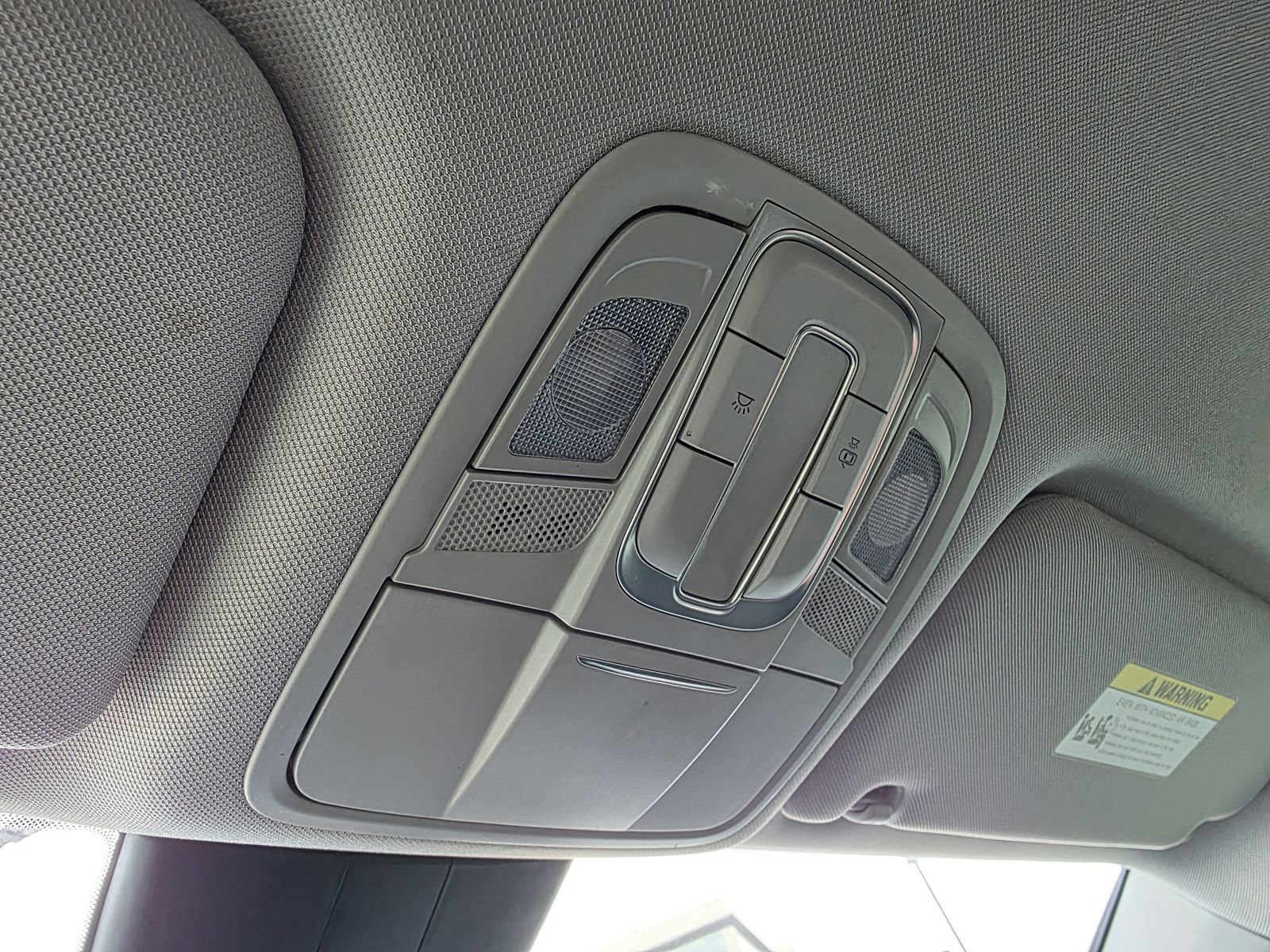 Used 2019 Hyundai Santa Fe SE image 29