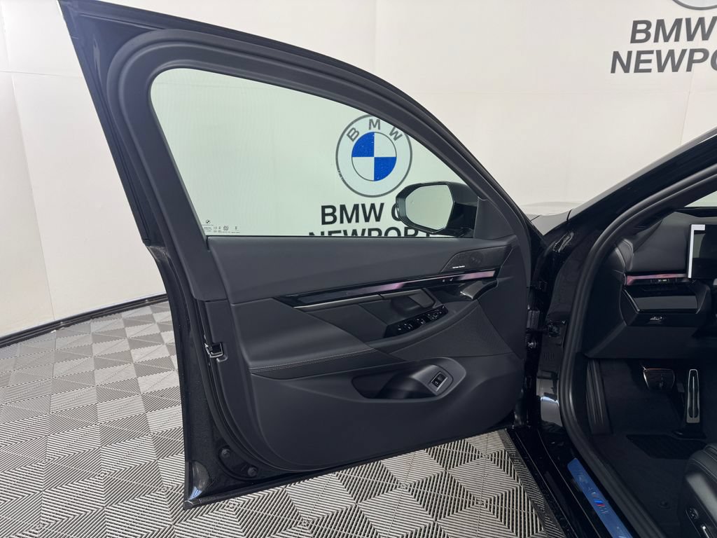 New 2027 BMW 530i xDrive w/ M Sport Package AWD/4WD image 16