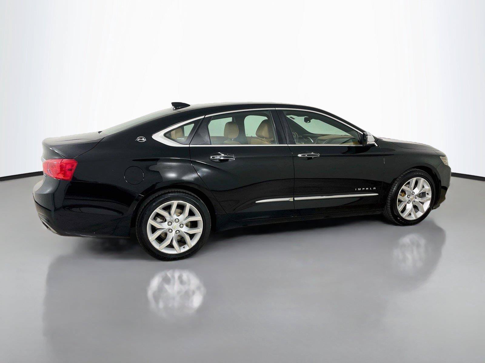 Used 2015 Chevrolet Impala LTZ FWD image 17